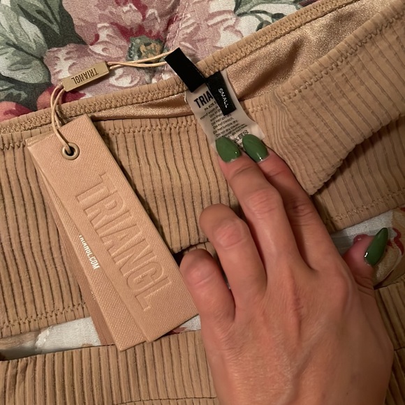 Triangl Tan Daria Bikini Set - Picture 3 of 5